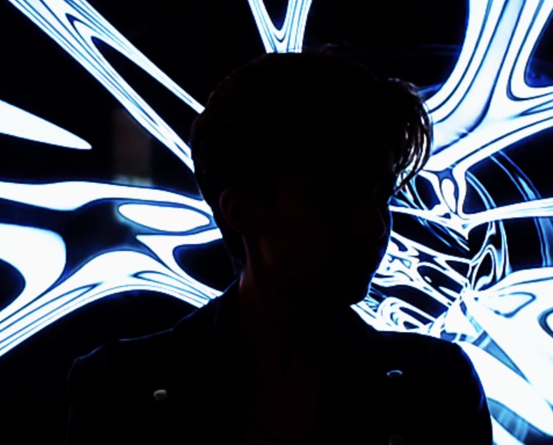NI-KU neon silhouette